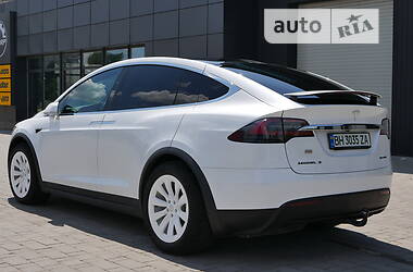 Внедорожник / Кроссовер Tesla Model X 2020 в Киеве