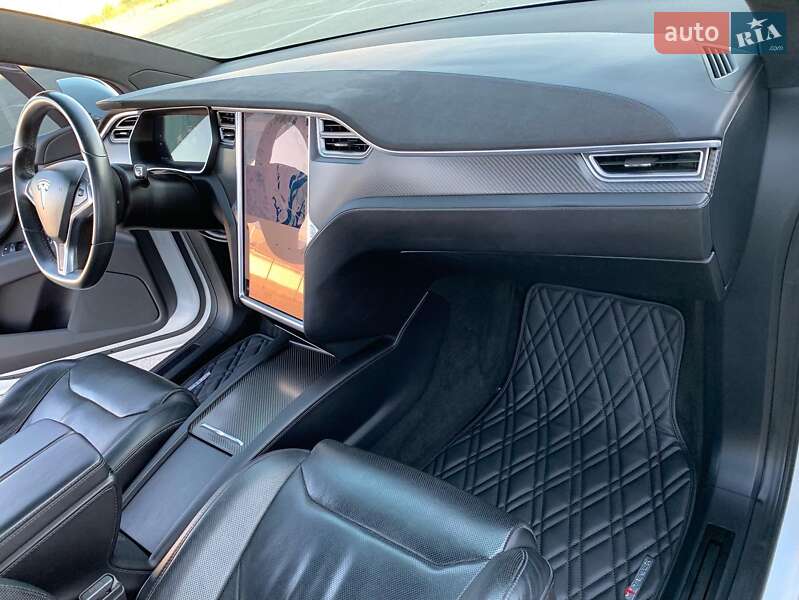 Внедорожник / Кроссовер Tesla Model X 2016 в Киеве