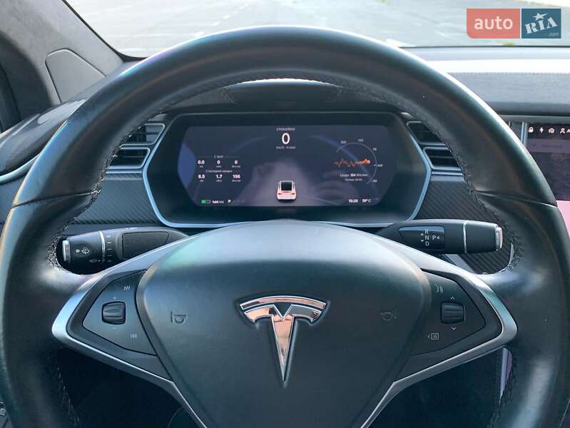 Внедорожник / Кроссовер Tesla Model X 2016 в Киеве