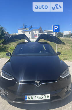 Внедорожник / Кроссовер Tesla Model X 2016 в Сумах