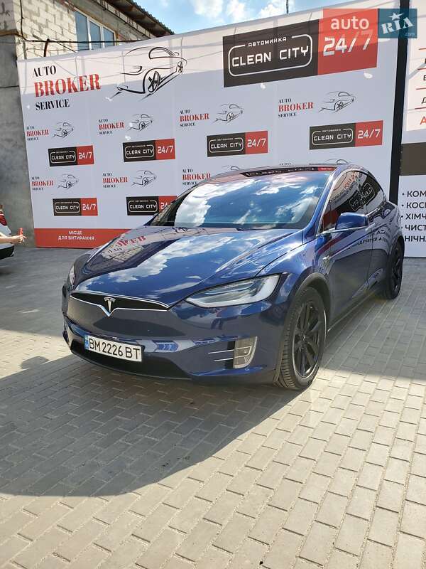 Внедорожник / Кроссовер Tesla Model X 2018 в Сумах