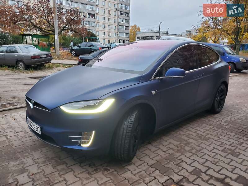 Внедорожник / Кроссовер Tesla Model X 2018 в Сумах