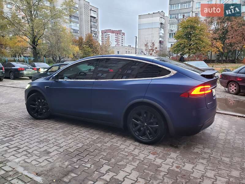 Внедорожник / Кроссовер Tesla Model X 2018 в Сумах