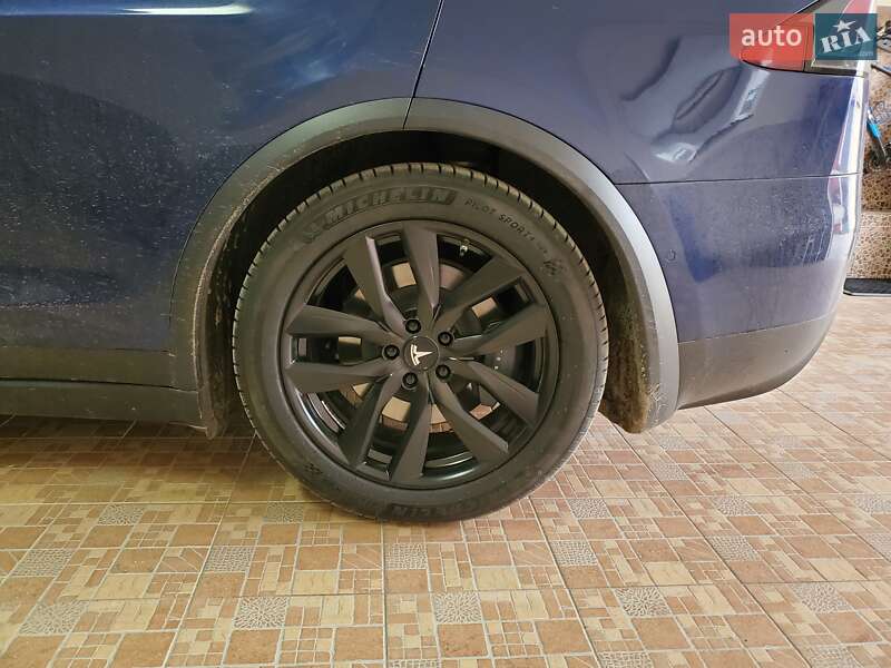Внедорожник / Кроссовер Tesla Model X 2018 в Сумах