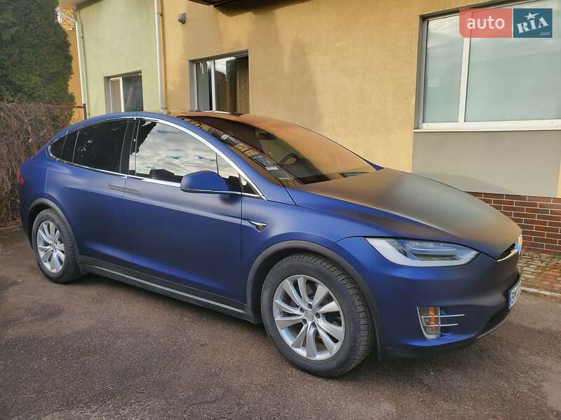 Внедорожник / Кроссовер Tesla Model X 2018 в Сумах
