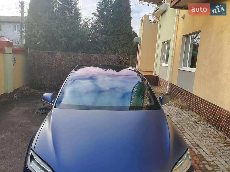 Внедорожник / Кроссовер Tesla Model X 2018 в Сумах