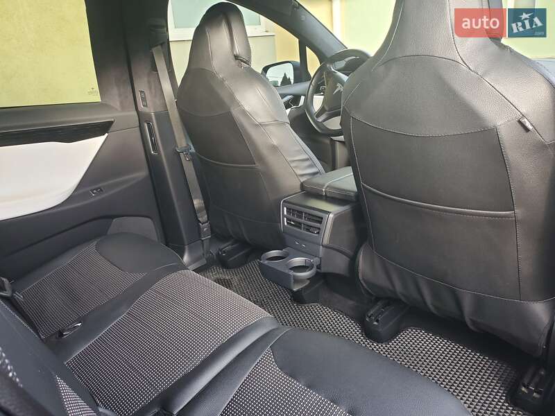 Позашляховик / Кросовер Tesla Model X 2018 в Сумах