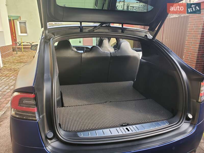 Позашляховик / Кросовер Tesla Model X 2018 в Сумах