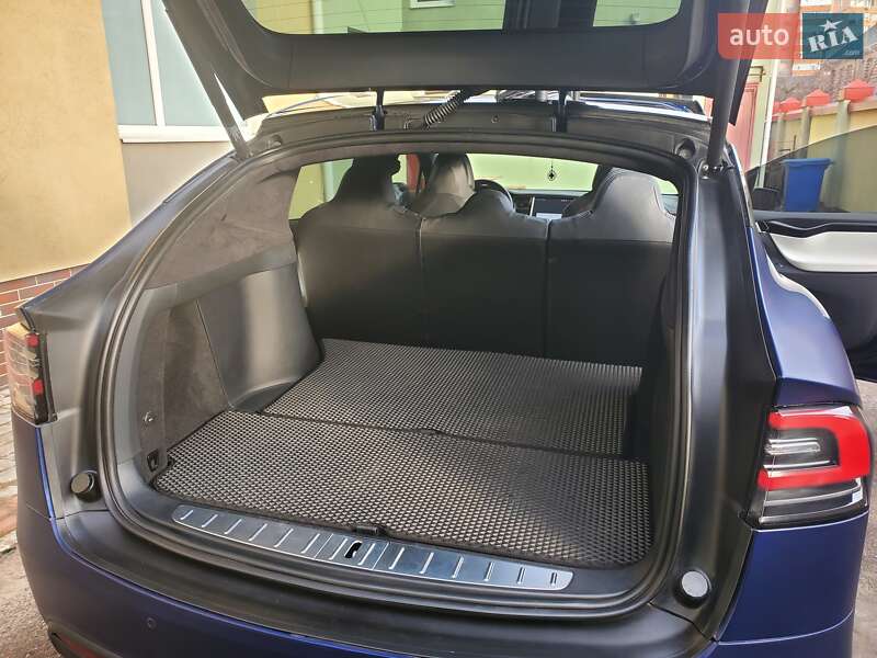 Внедорожник / Кроссовер Tesla Model X 2018 в Сумах
