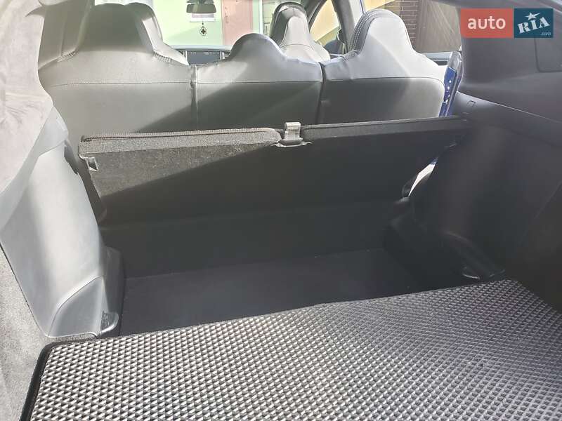 Позашляховик / Кросовер Tesla Model X 2018 в Сумах