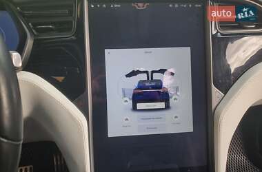 Внедорожник / Кроссовер Tesla Model X 2018 в Сумах