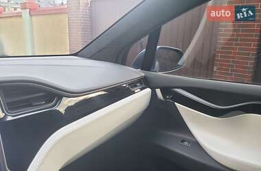 Внедорожник / Кроссовер Tesla Model X 2018 в Сумах