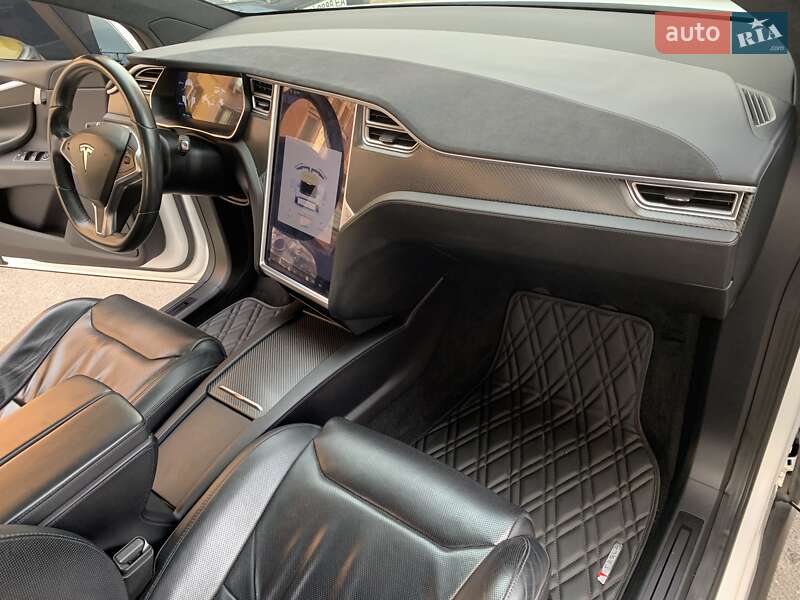 Внедорожник / Кроссовер Tesla Model X 2016 в Киеве