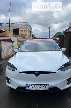 Внедорожник / Кроссовер Tesla Model X 2019 в Киеве
