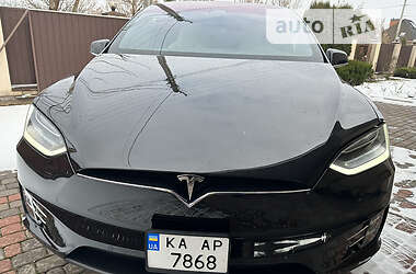 Хэтчбек Tesla Model X 2019 в Киеве