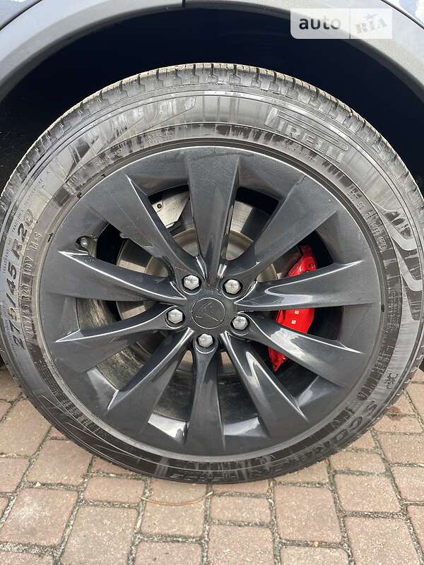 Хэтчбек Tesla Model X 2017 в Киеве