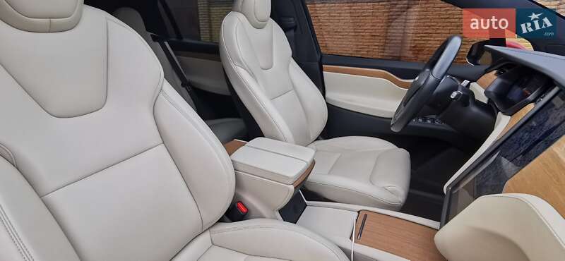Внедорожник / Кроссовер Tesla Model X 2020 в Киеве