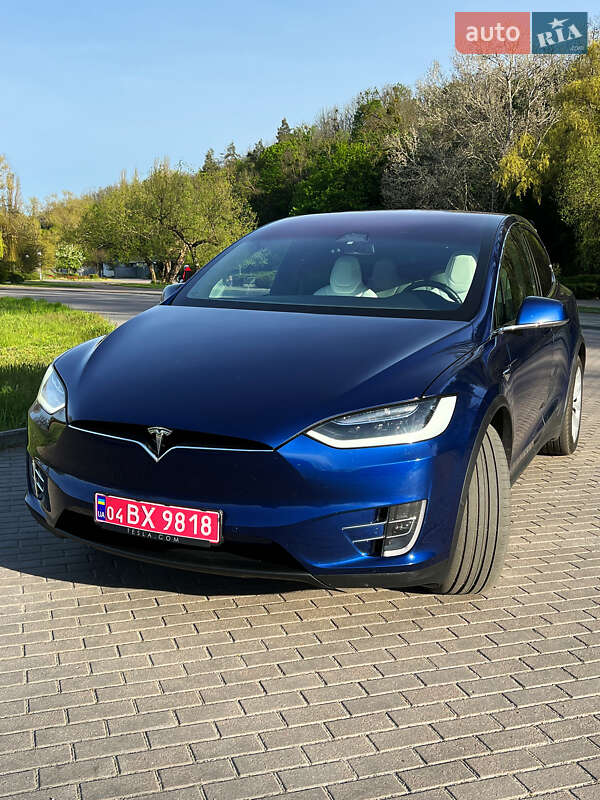 Tesla Model X 2018