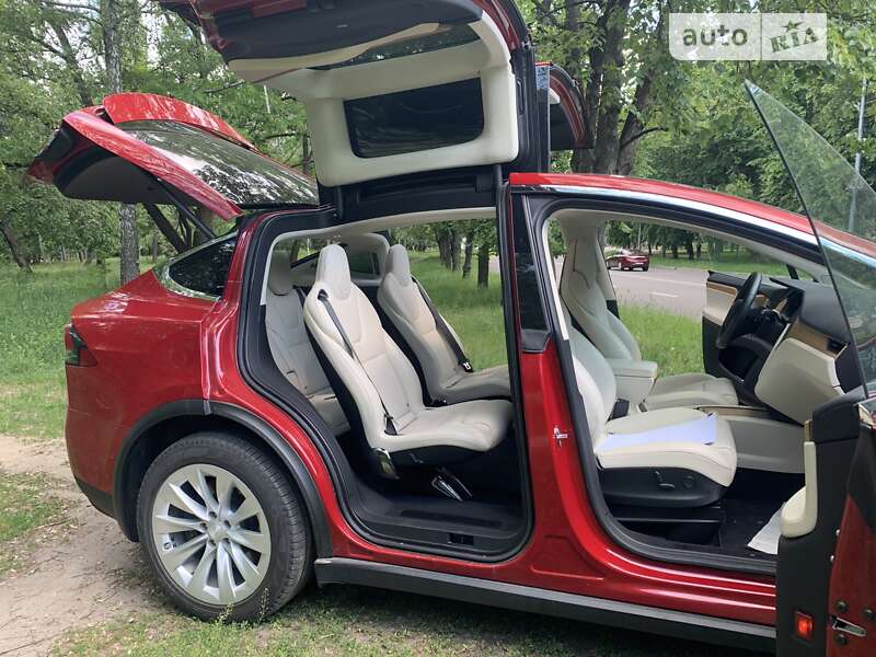 Позашляховик / Кросовер Tesla Model X 2018 в Києві