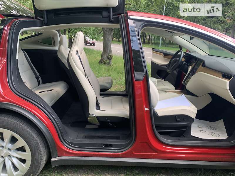 Позашляховик / Кросовер Tesla Model X 2018 в Києві