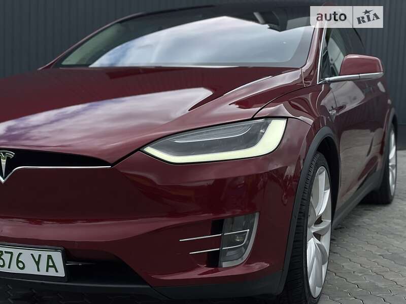 Позашляховик / Кросовер Tesla Model X 2016 в Стрию