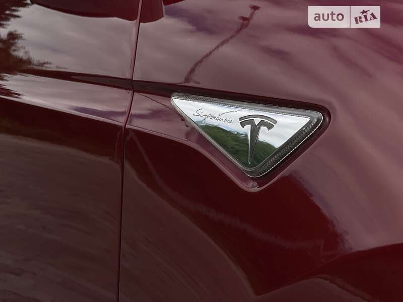 Позашляховик / Кросовер Tesla Model X 2016 в Стрию