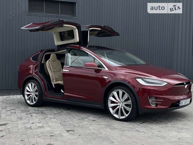 Позашляховик / Кросовер Tesla Model X 2016 в Стрию