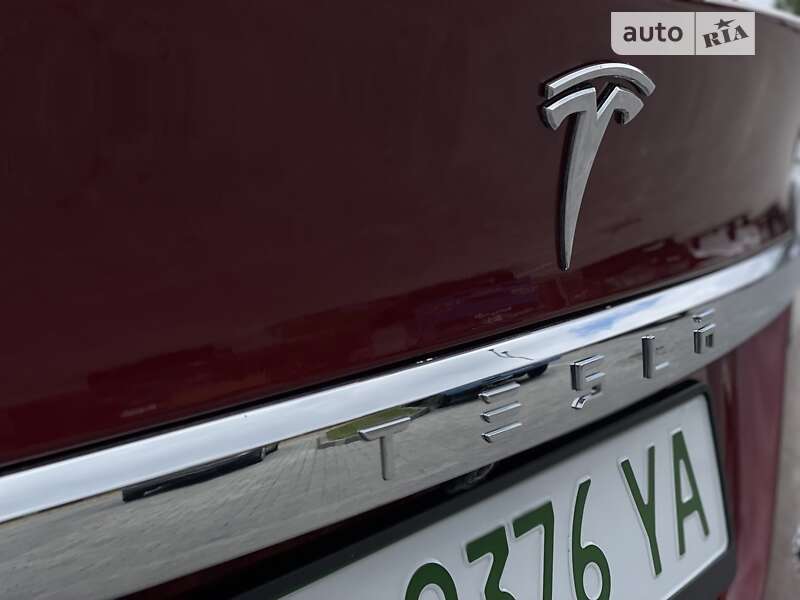 Позашляховик / Кросовер Tesla Model X 2016 в Стрию