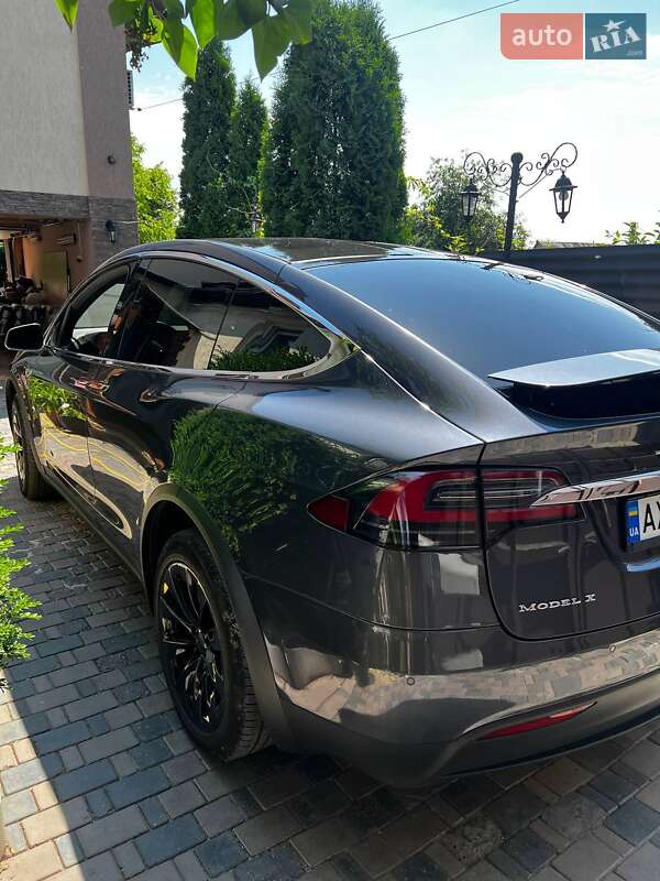 Позашляховик / Кросовер Tesla Model X 2016 в Харкові