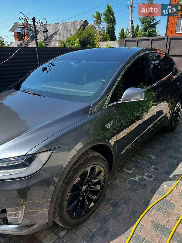Позашляховик / Кросовер Tesla Model X 2016 в Харкові