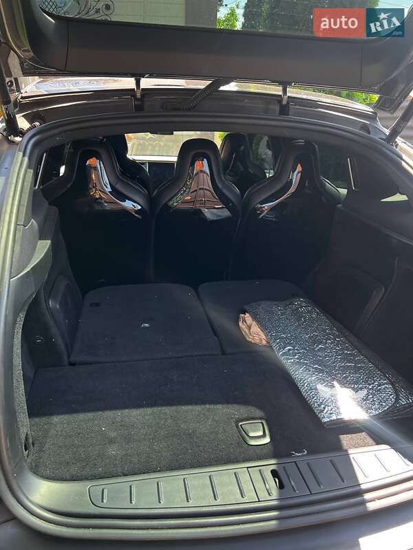 Позашляховик / Кросовер Tesla Model X 2016 в Харкові