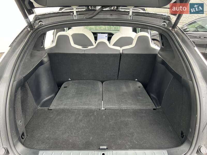 Позашляховик / Кросовер Tesla Model X 2020 в Рівному