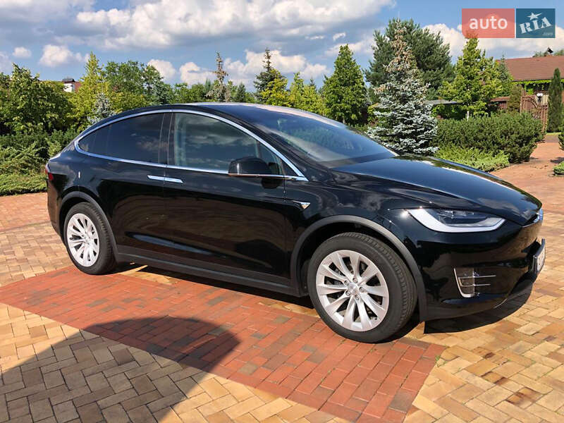 Tesla Model X 2020