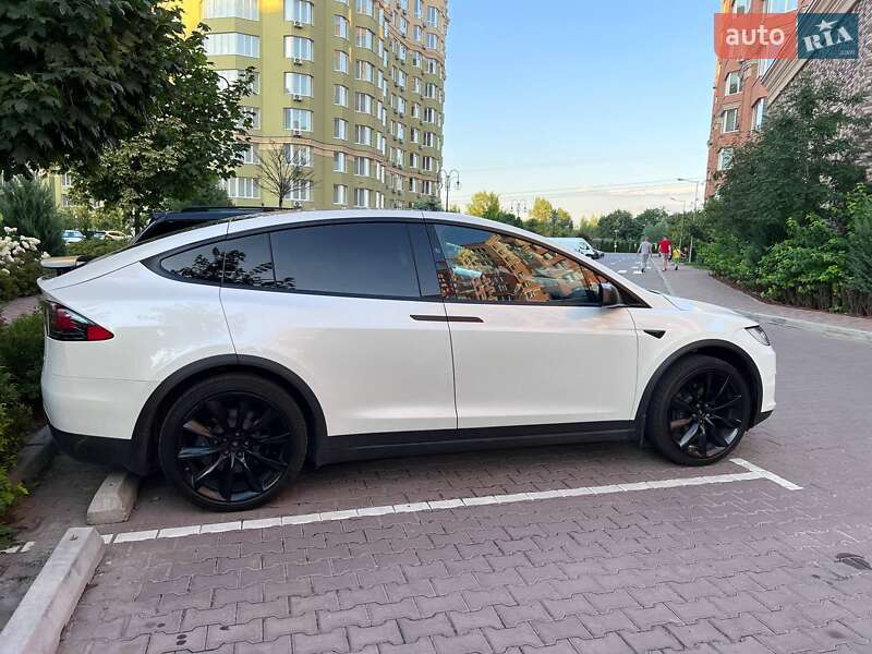 Позашляховик / Кросовер Tesla Model X 2017 в Києві