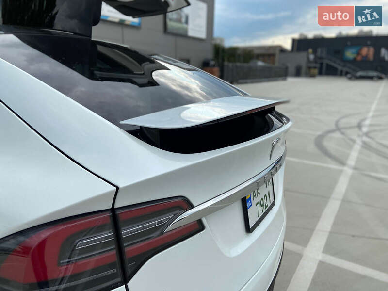 Внедорожник / Кроссовер Tesla Model X 2020 в Киеве