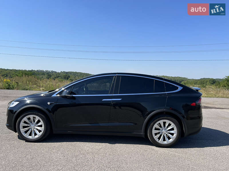 Позашляховик / Кросовер Tesla Model X 2017 в Вінниці