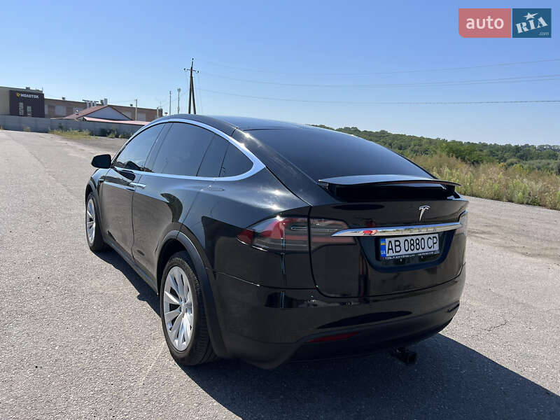 Позашляховик / Кросовер Tesla Model X 2017 в Вінниці