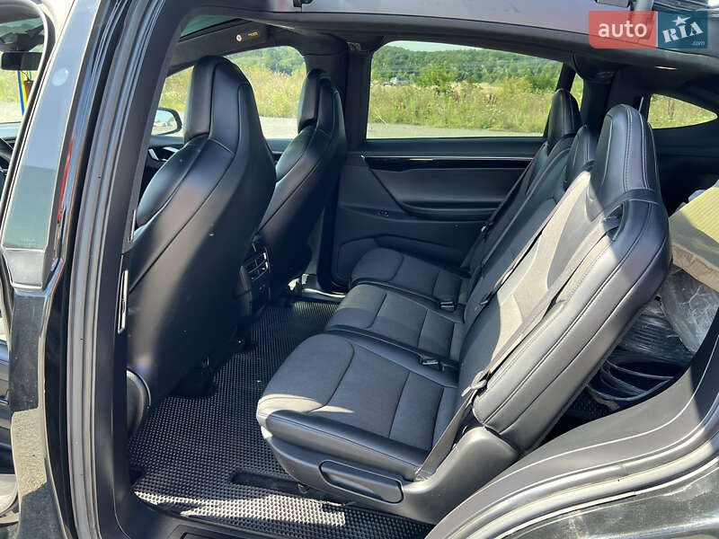 Позашляховик / Кросовер Tesla Model X 2017 в Вінниці