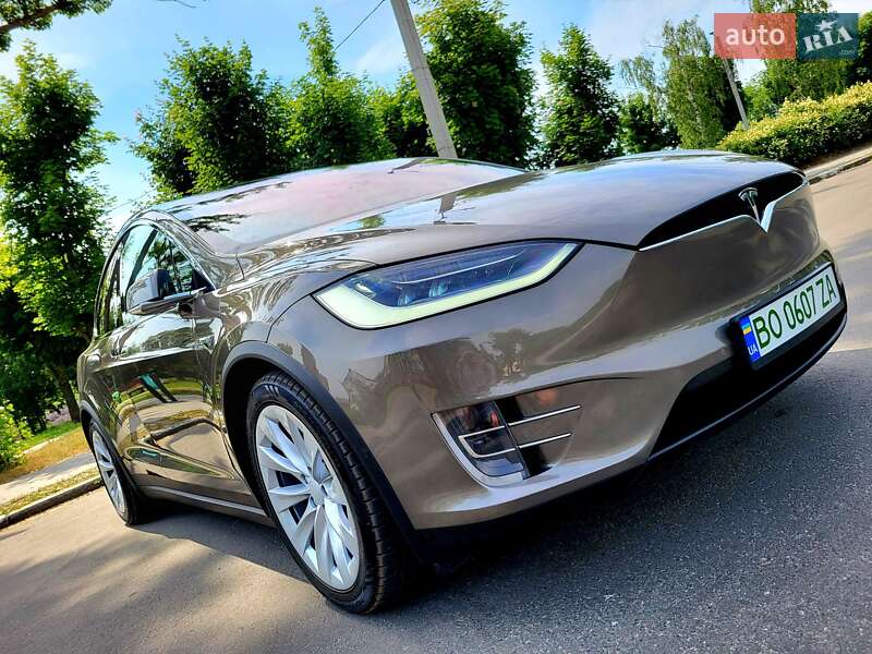 Позашляховик / Кросовер Tesla Model X 2016 в Харкові