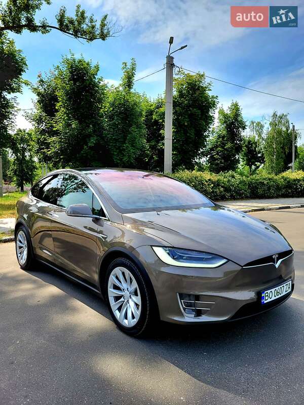 Tesla Model X 2016