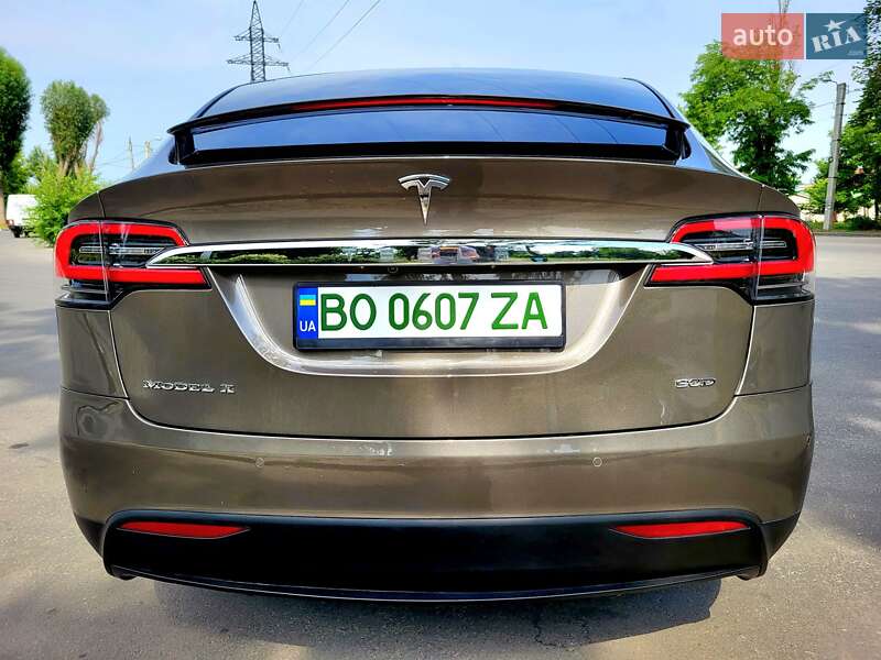 Позашляховик / Кросовер Tesla Model X 2016 в Харкові