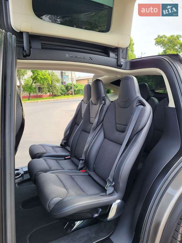 Позашляховик / Кросовер Tesla Model X 2016 в Харкові