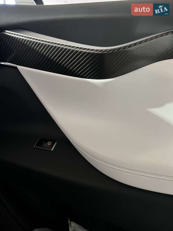 Позашляховик / Кросовер Tesla Model X 2016 в Дніпрі