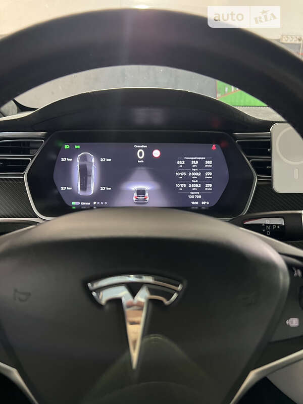 Позашляховик / Кросовер Tesla Model X 2016 в Дніпрі