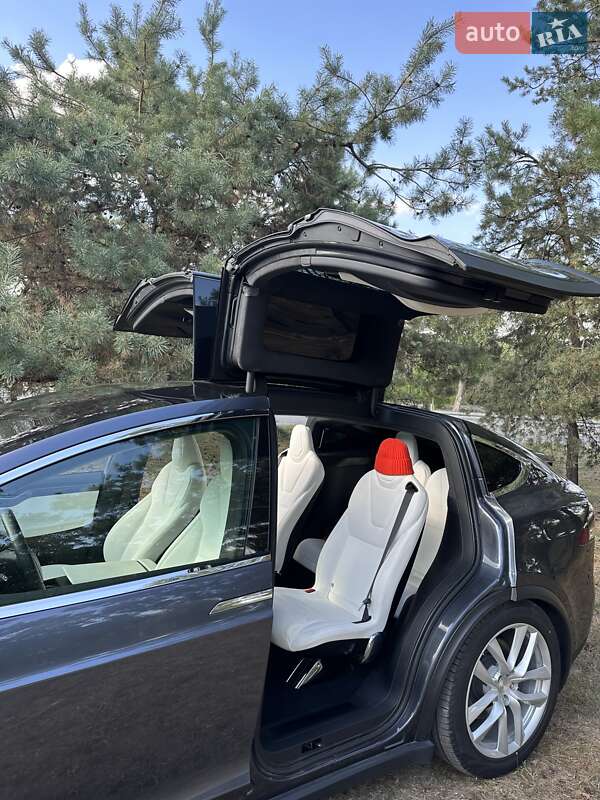 Позашляховик / Кросовер Tesla Model X 2020 в Дніпрі