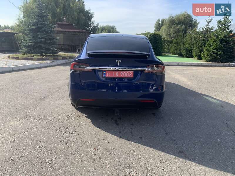 Позашляховик / Кросовер Tesla Model X 2016 в Києві