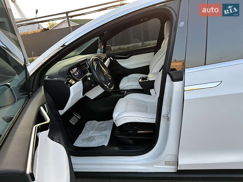 Внедорожник / Кроссовер Tesla Model X 2017 в Киеве
