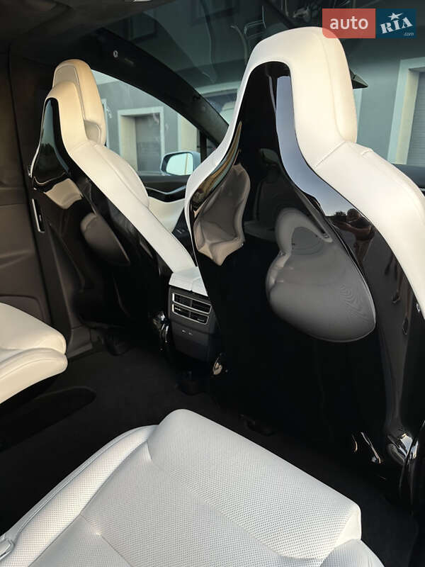 Внедорожник / Кроссовер Tesla Model X 2017 в Киеве