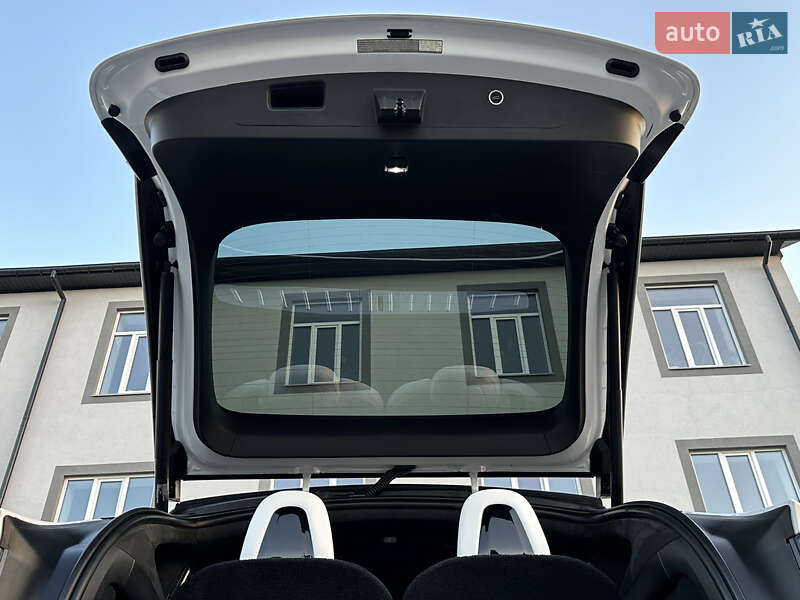 Внедорожник / Кроссовер Tesla Model X 2017 в Киеве