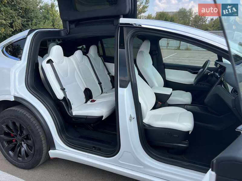 Позашляховик / Кросовер Tesla Model X 2020 в Рівному